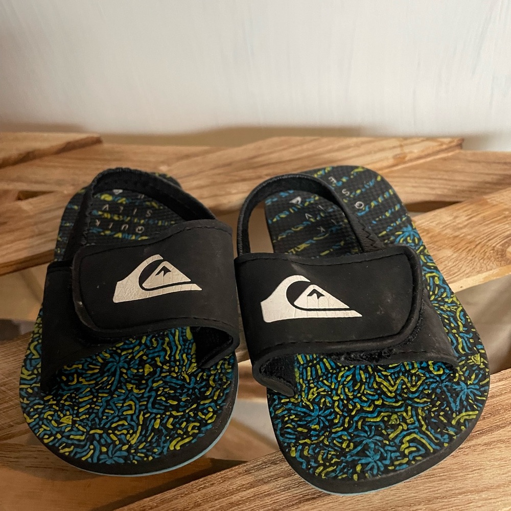 Quicksilver Velcro sandals size 4